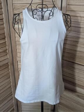 Torrid Classic Fit White Everyday Tank Top Shirt Size Large (0)